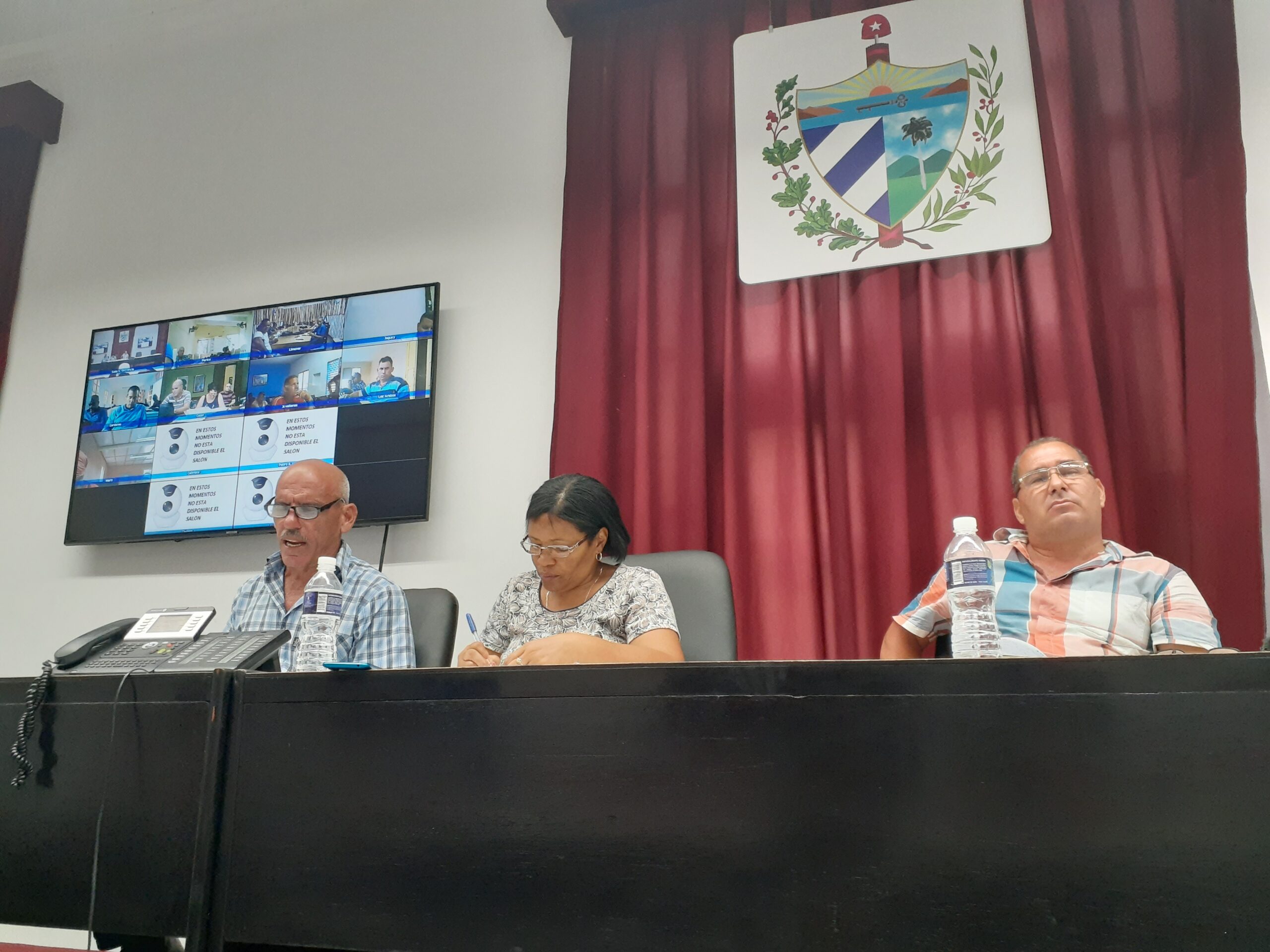 Grupo temporal de trabajo en el sede del Gobierno Provincial de Matanzas