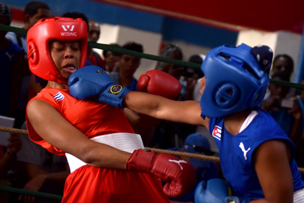 boxeo femenino en Cuba
