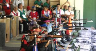 Cuba logró hoy su primera medalla de oro en el tiro deportivo de los XXIV Juegos Centroamericanos y del Caribe, con sede en San Salvador hasta el próximo día 8 de julio, por intermedio del equipo femenino en el rifle de aire tres posiciones a 50 metros.
