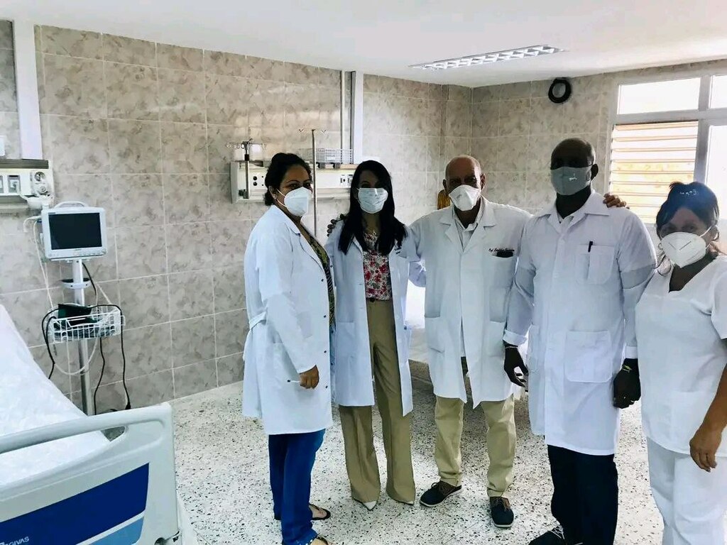 Trabajadores de la institución celebran conclusión de obra civil en la UCIE