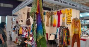 Artesanos cubanos exponen sus creaciones en el segundo festival de artesanía más grande de Europa