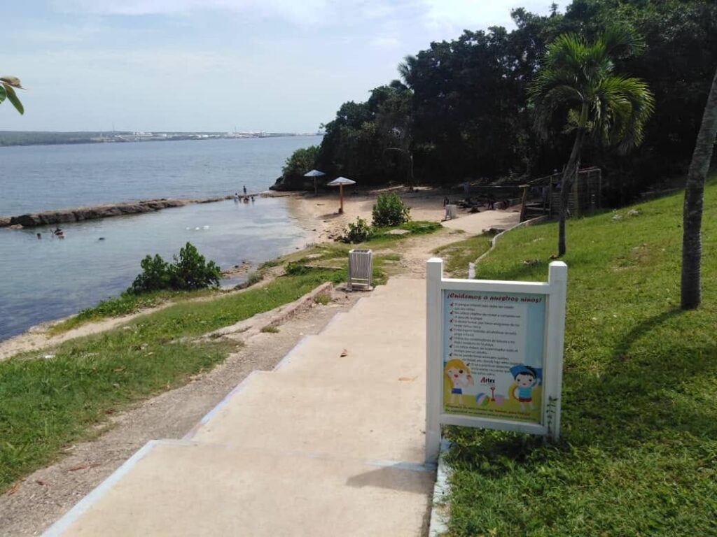 La playa Allende es la favorita de los pequeños de casa. Allí juegan con las olas y disfrutan la compañía de amigos y familiares.
