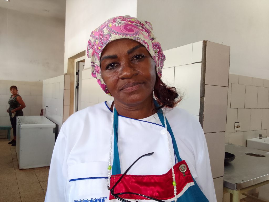 Regla Rafaela Baró Varela, jefa de cocina del Hospital Ginecobstétrico José Ramón López Tabrane. Foto: Jessica Acevedo Alfonso.