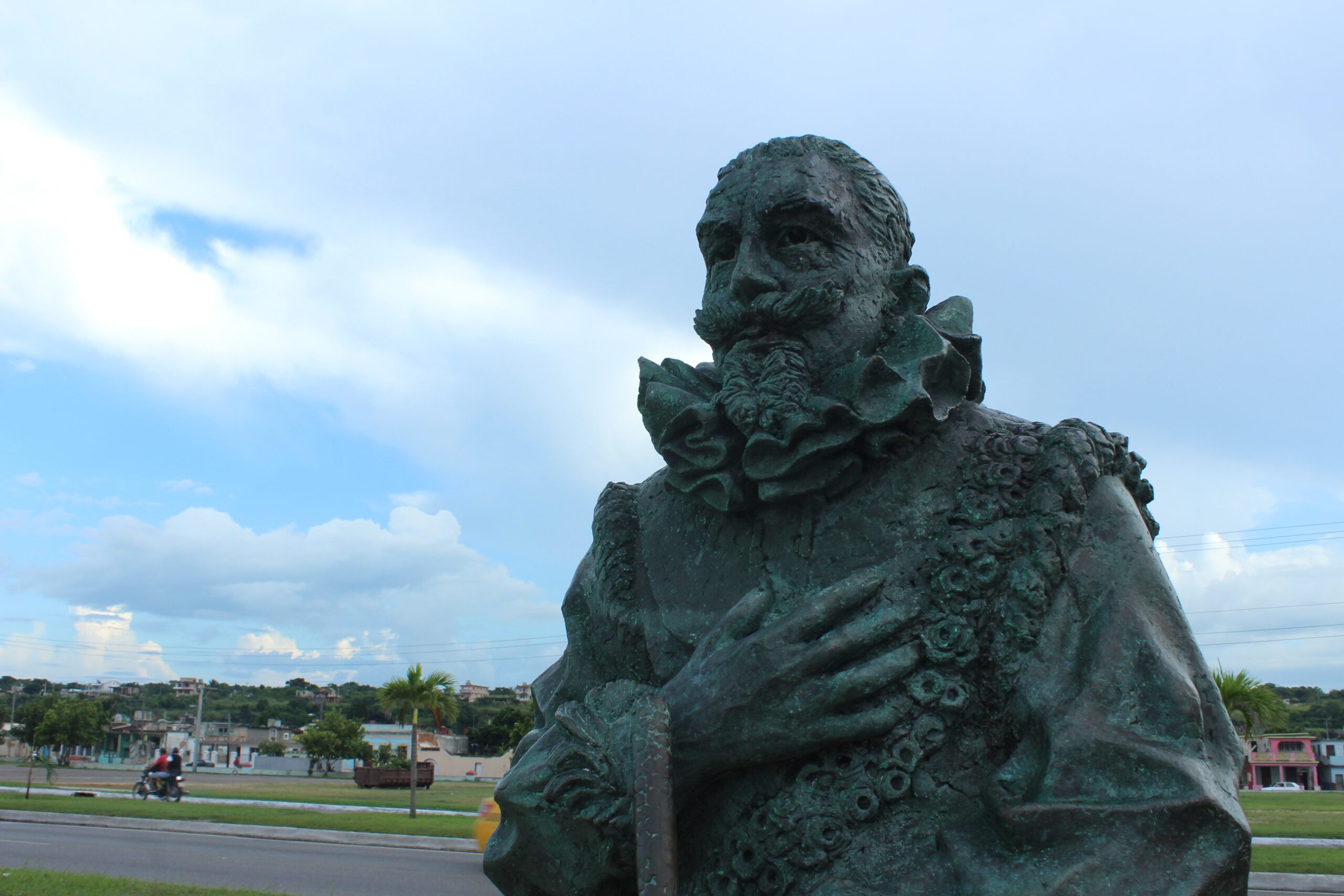 La escultura de Piet Hein estuvo ubicada en el Viaducto, oteando la Bahía. Hoy se encuentra en un proceso de restauración. Foto: Mario Ernesto Almeida.