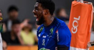 López festejando uno de sus ataques en la final