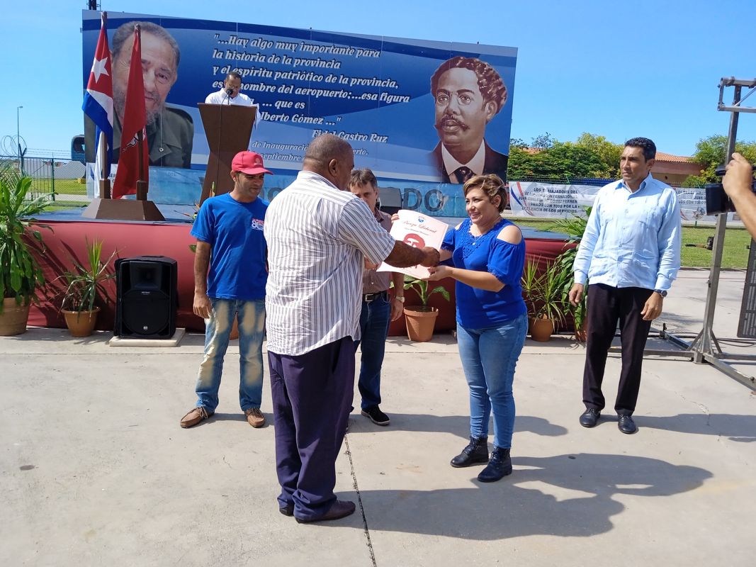 Reconocen labor de transportistas frente a incendio en Matanzas