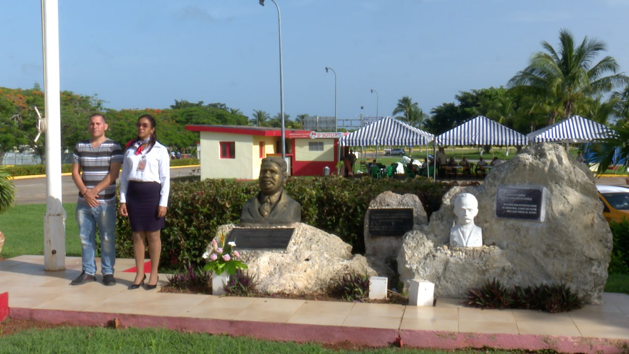 Recuerdan a Juan Gualberto Gómez del Solar en acto en Aeropuerto Internacional de Matanzas. Foto: Lino García del Solar.