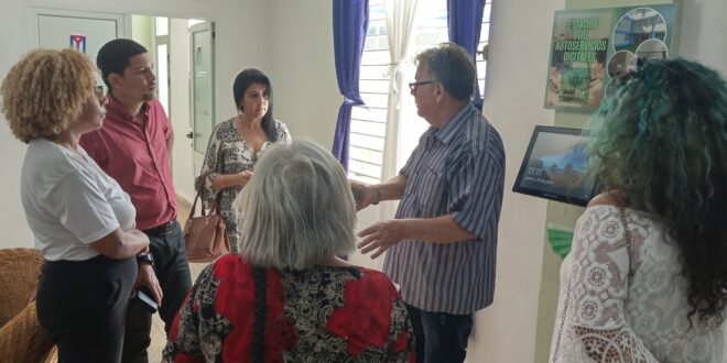 Durante la visita, el directivo se interesó por los proyectos conjuntos entre los Joven Club de Computación y Electrónica y el Parque Científico-Tecnológico de la Universidad de Matanzas.