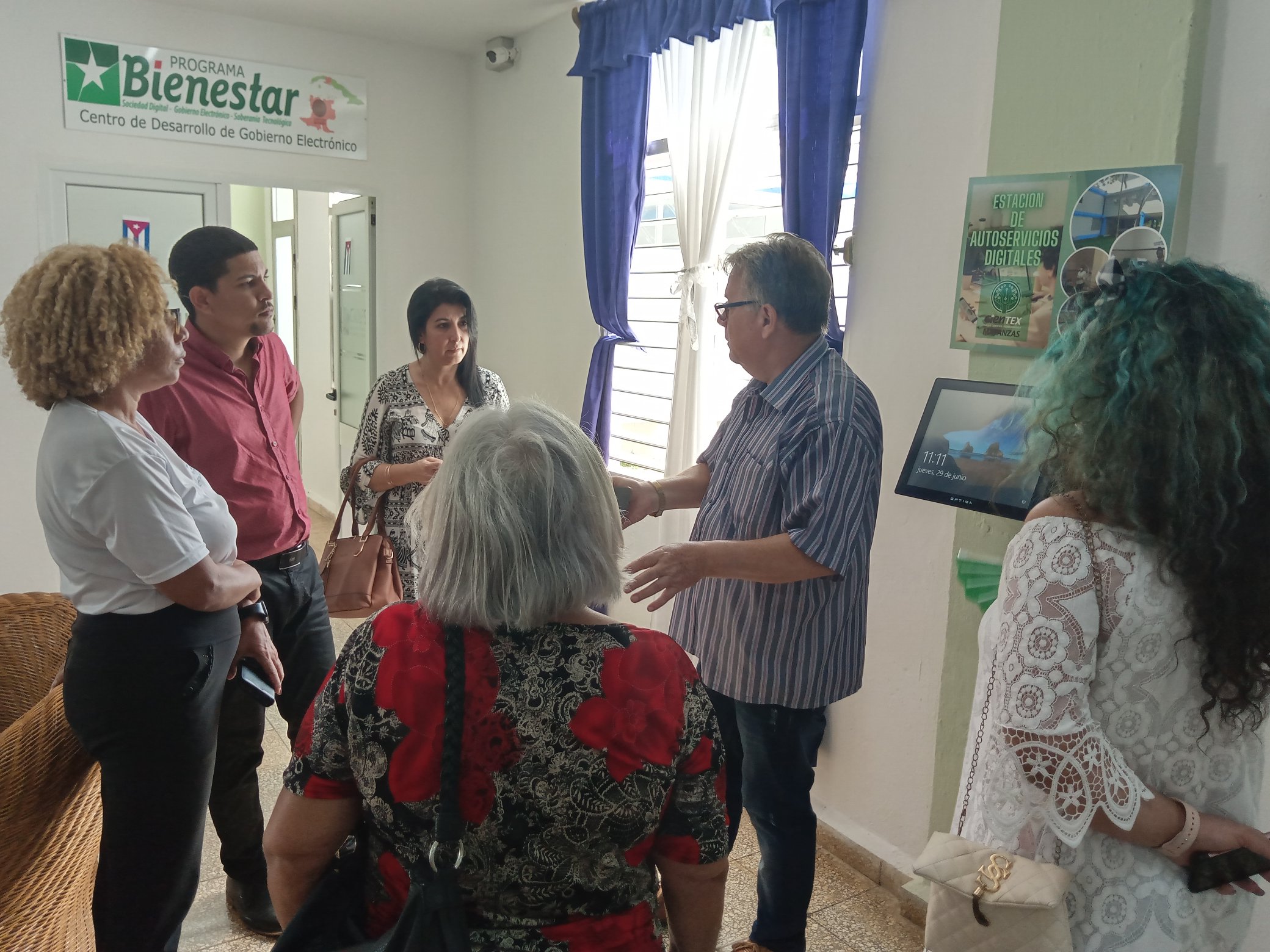 Durante la visita, el directivo se interesó por los proyectos conjuntos entre los Joven Club de Computación y Electrónica y el Parque Científico-Tecnológico de la Universidad de Matanzas.