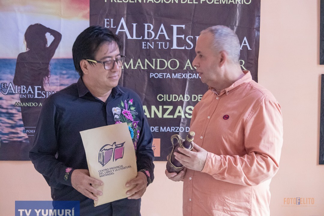 La presentación del texto de Aguilar Gordillo formó parte de la tertulia del proyecto “Al sur de mi garganta”, en la icónica residencia de Tirry 81. Foto: Félix González