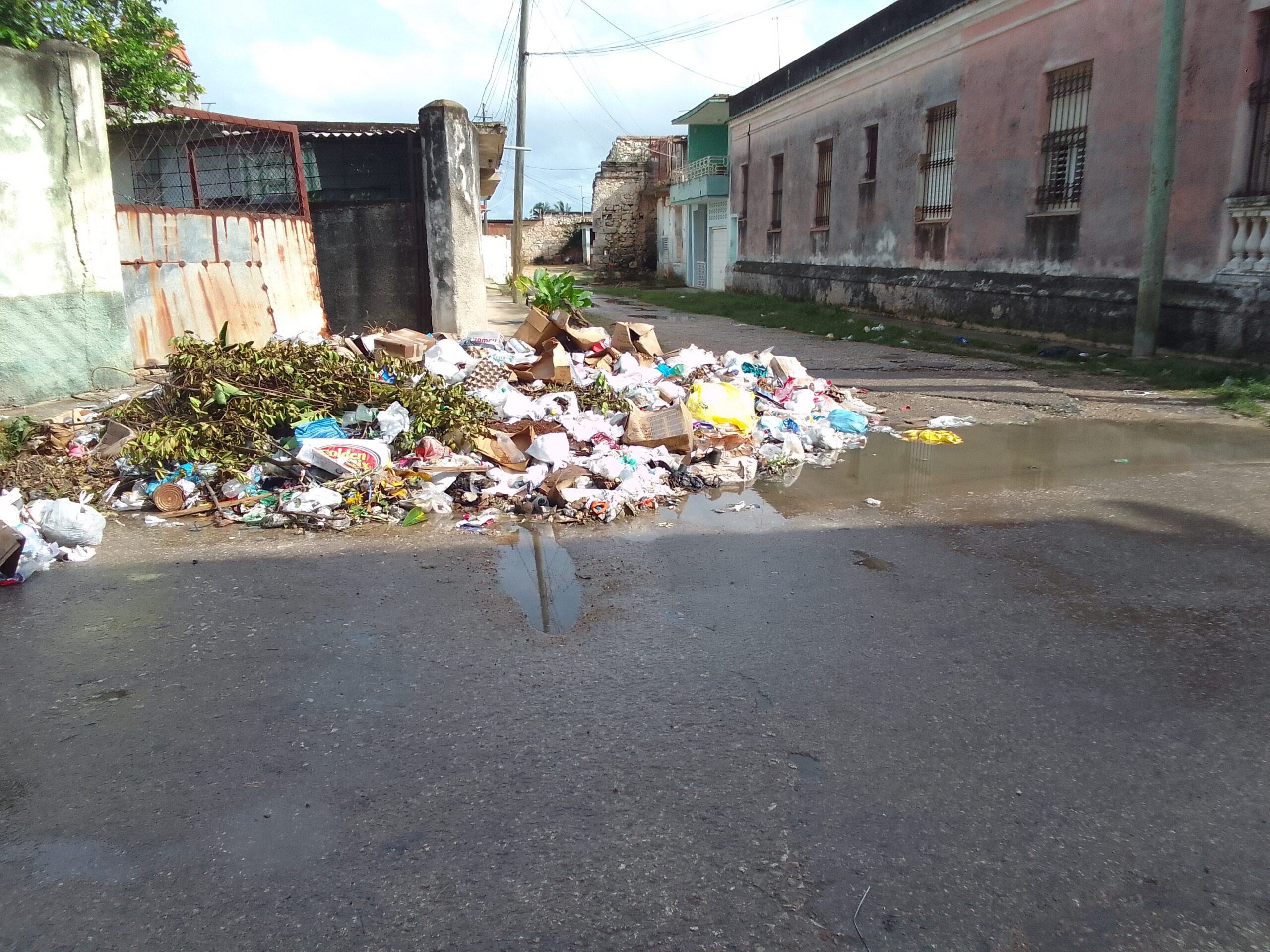 La recogida de desechos sólidos es una tarea ´pendiente en zonas como Pueblo Nuevo