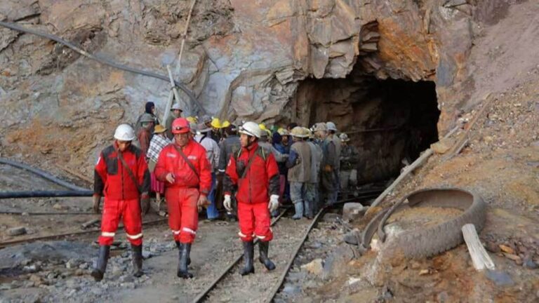 Fallecen 5 mineros en Bolivia tras deslizamiento de tierra