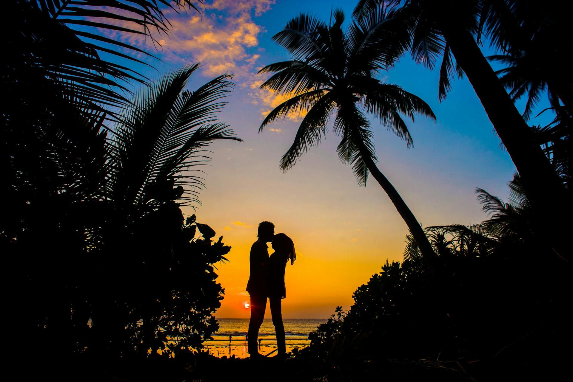 Un beso es una herramienta poderosa para la especie humana. Foto: Asad Photo Maldives/Pexels