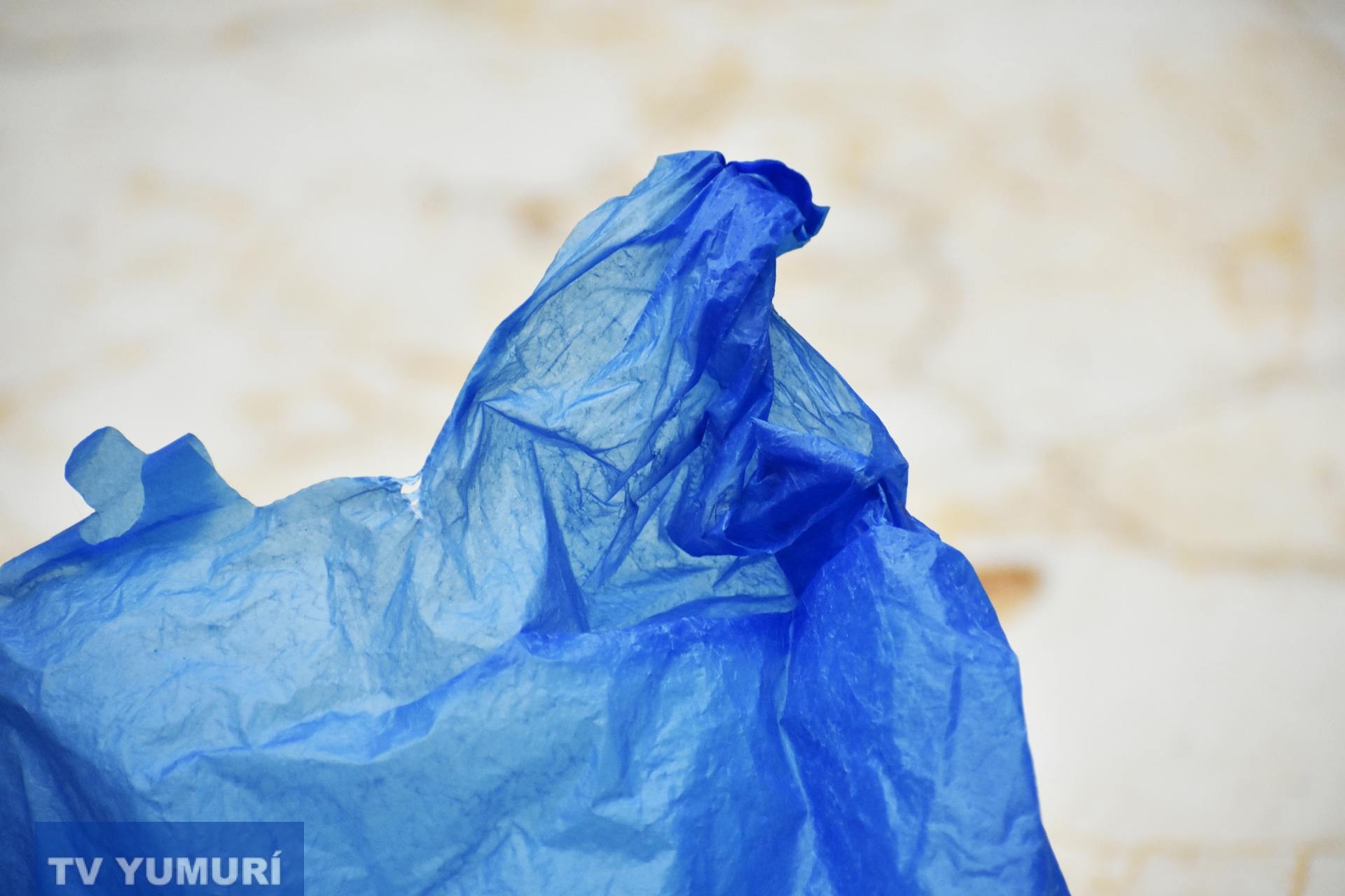 Los plásticos de un solo uso son productos que están hechos principalmente de productos químicos a base de combustibles fósiles y están destinados a ser eliminados inmediatamente después del uso, a menudo, en solo unos minutos. Son una amenaza global al medio ambiente. Foto: Sai Abhinivesh Burla/Pexels