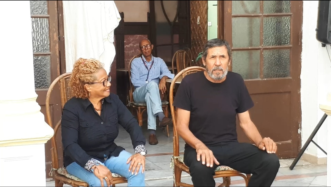 Recibe espacio Té Conté a diversos invitados.